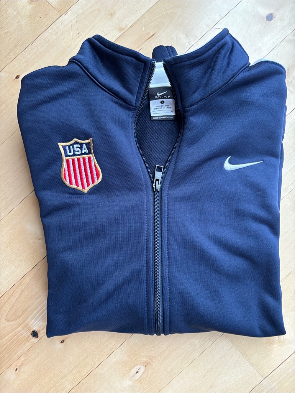 Nike Men’s Size Large dry fit jacket